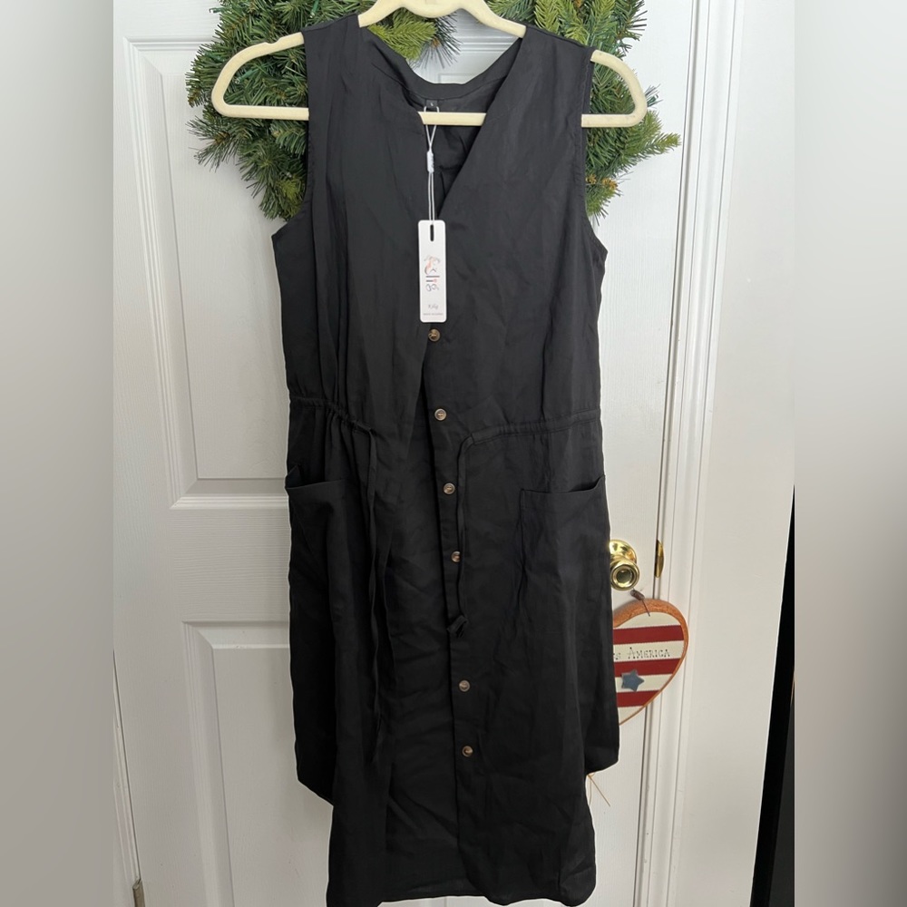 Dress nwot size large; has pockets, button-up with tie at waist, black - Picture 3 of 9